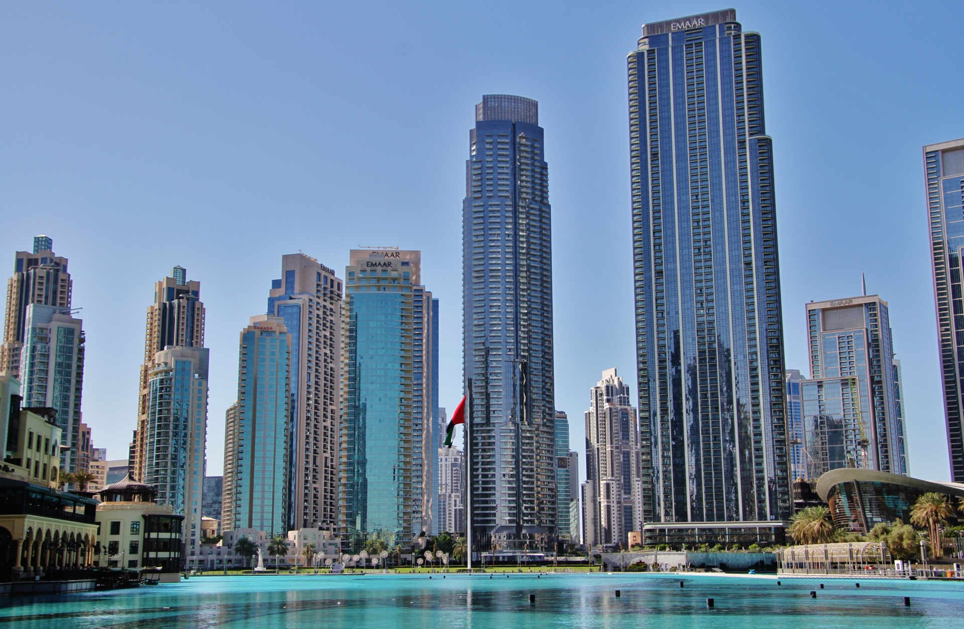 ドバイのビル群・法人