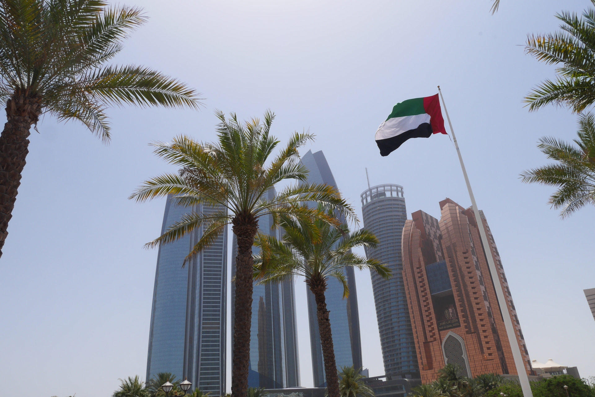 ドバイ　UAEの旗